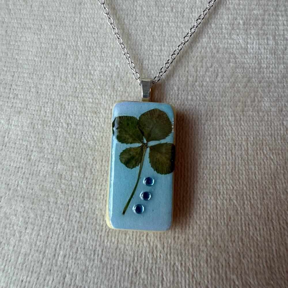 Hand-Crafted Real 4 Four Leaf Clover Mini Domino Pendant Silver Plated Chain #10